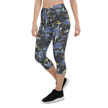 Load image into Gallery viewer, Oriental Floral Capri Leggings on Dark Gray
