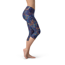 Load image into Gallery viewer, Womens Paisley Butterfly Capri Leggings
